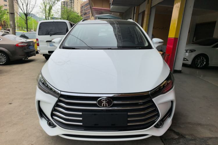 Used BYD Song MAX 2018 1.5T Automatic Smart Connect Luxury 6-Seater Front