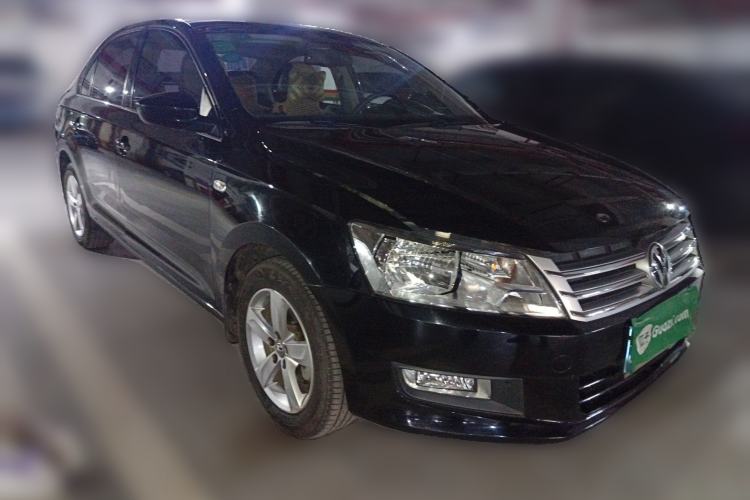 Used Volkswagen Santana 2015 1.6L Manual Comfort Edition Front Right 45 Deg