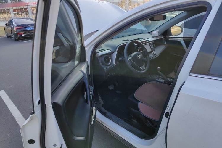 Used Toyota RAV4 2018 2.0L CVT Two-Wheel Drive Fashion X Edition