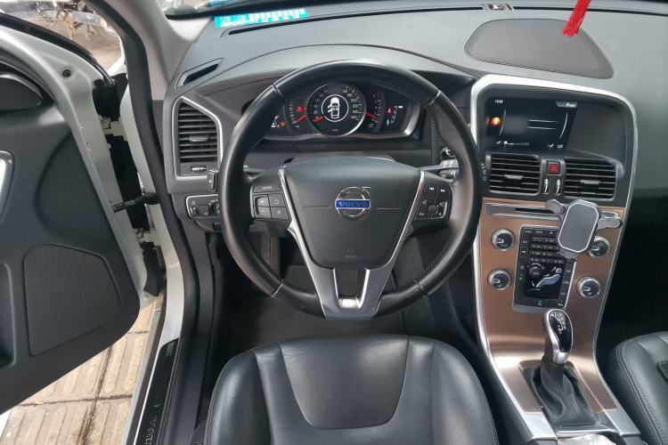 Used Volvo XC60 2016 T5 Smart Upgrade Model
