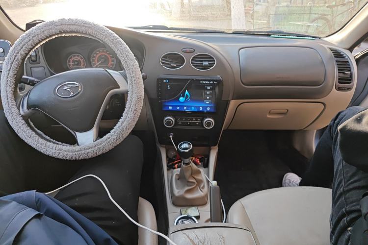 Used Soueast V3 Lingyue 2011 1.5L Manual Happiness Edition Center Console