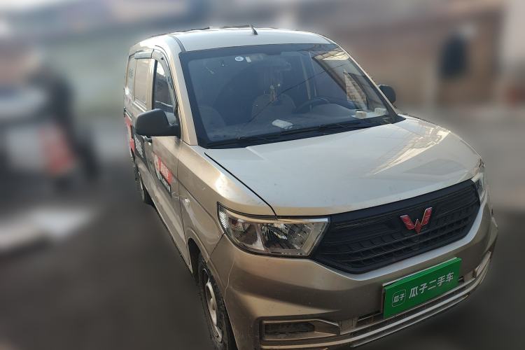 Used Wuling Hongguang V 2019 1.5L Jingqu Edition Sealed-Window Vehicle China VI LAR Front Right 45 Deg