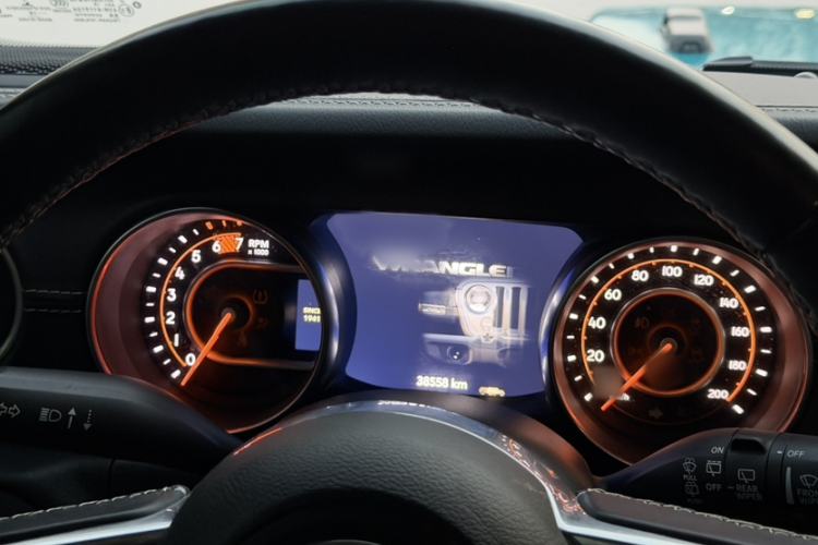 Used Jeep Wrangler 2019 2.0T Sahara Four-Door Version China VI Emission Standard