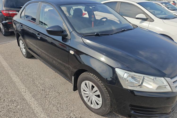 Used Volkswagen Santana 2015 1.6L Manual Fashion Edition Front Right 45 Deg