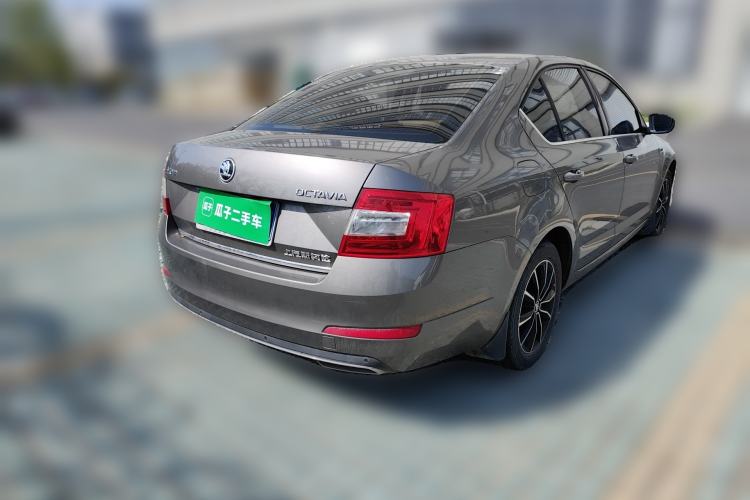 Used Skoda Octavia 2017 1.6L Automatic Smart Drive Edition Rear Right 45 Deg