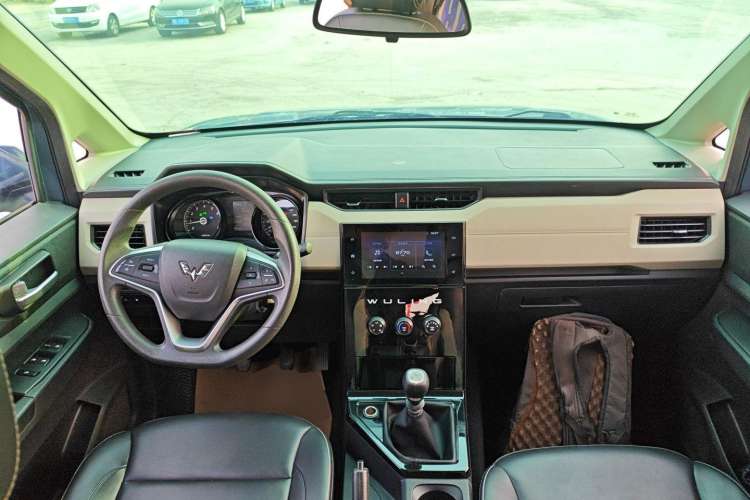 Used Wuling Hongguang PLUS 2020 1.5L Manual Comfort 7-Seater