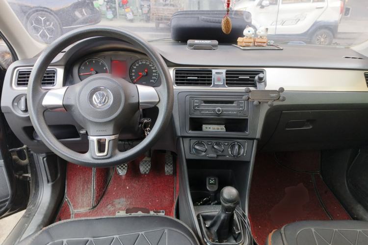 Used Volkswagen Santana 2013 1.6L Manual Fashion Edition Center Console