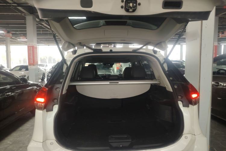 Used Nissan X-Trail 2022 2.0L Two-Wheel Drive Smart Connect Premium Edition
