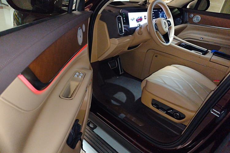 Used Hima AITO M9 2025 Extended-Range Ultra Version 52 kWh 6-Seater Driver Seat