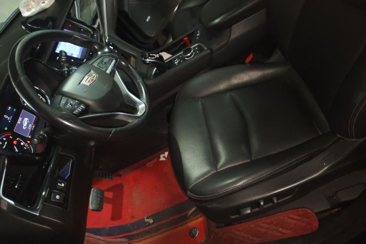 Used Cadillac XT6 2022 2.0T 7-Seater Two-Wheel Drive Luxury Version Left Front Seat