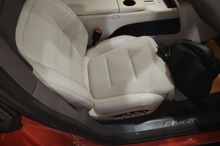 Used Avatr 06 2025 Pro Range-Extended Edition Right Front Seat