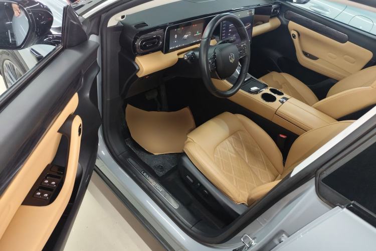 Used Leapmotor C11 2024 Range-Extended 300 Luxury Edition
