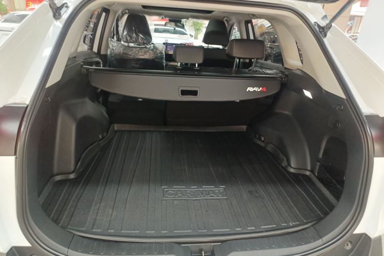 Used Toyota RAV4 2023 2.0L CVT Two-Wheel Drive 20th Anniversary Platinum Edition
