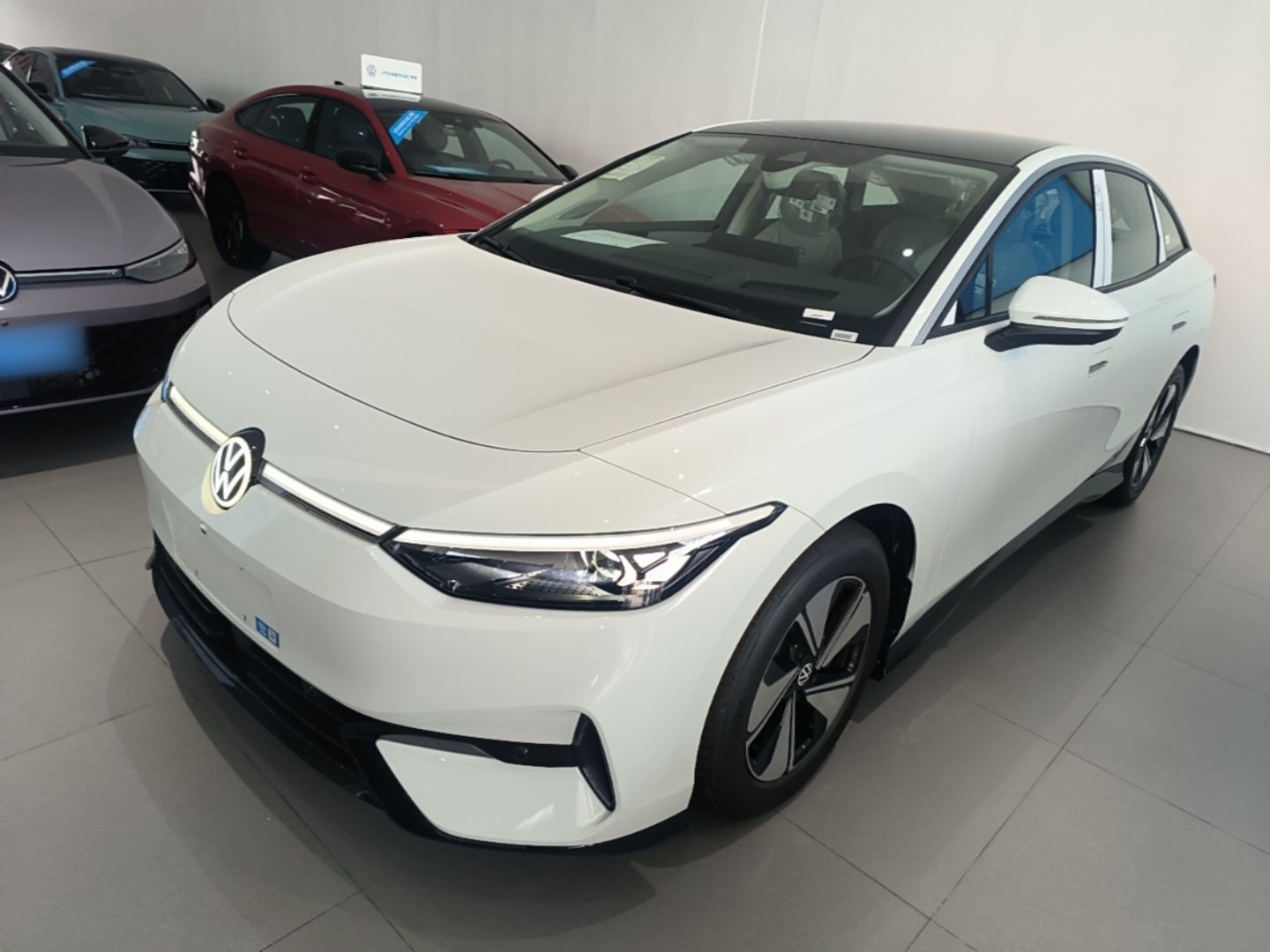 Unter der Vorderseite des Autos