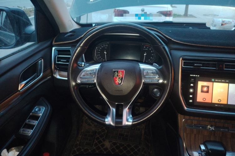 Used Roewe RX8 2018 30T Smart Connectivity Two-Wheel Drive Flagship Edition