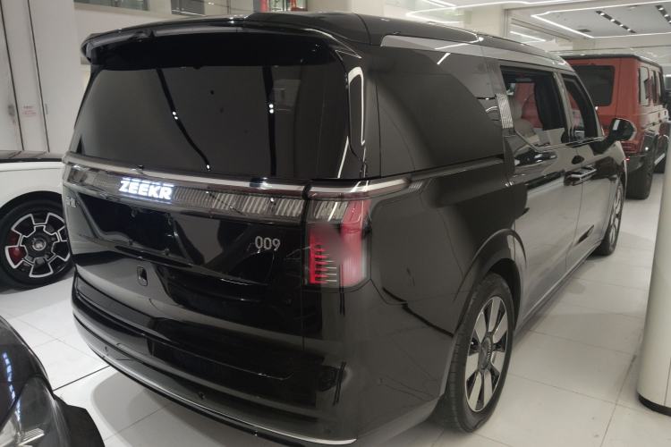 Used Zeekr 009 2024 7-Seater Aisle Version 108 kWh