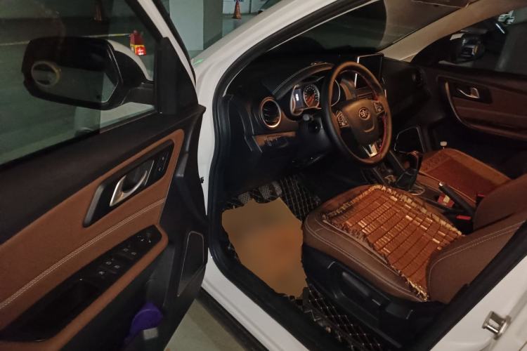 Used Bestune X40 2018 Internet Celebrity Edition 1.6L Manual Connected Smart Cool Type Driver Seat