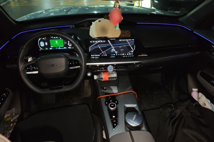 Used CHANGAN OSHAN Z6 New Energy 2023 ZhiDian iDD 150KM Flagship PLUS Smart Parking Edition Center Console