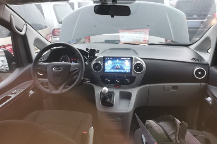 Used JAC Refine M3 2019 Creator Edition 1.6L Luxury Version Center Console