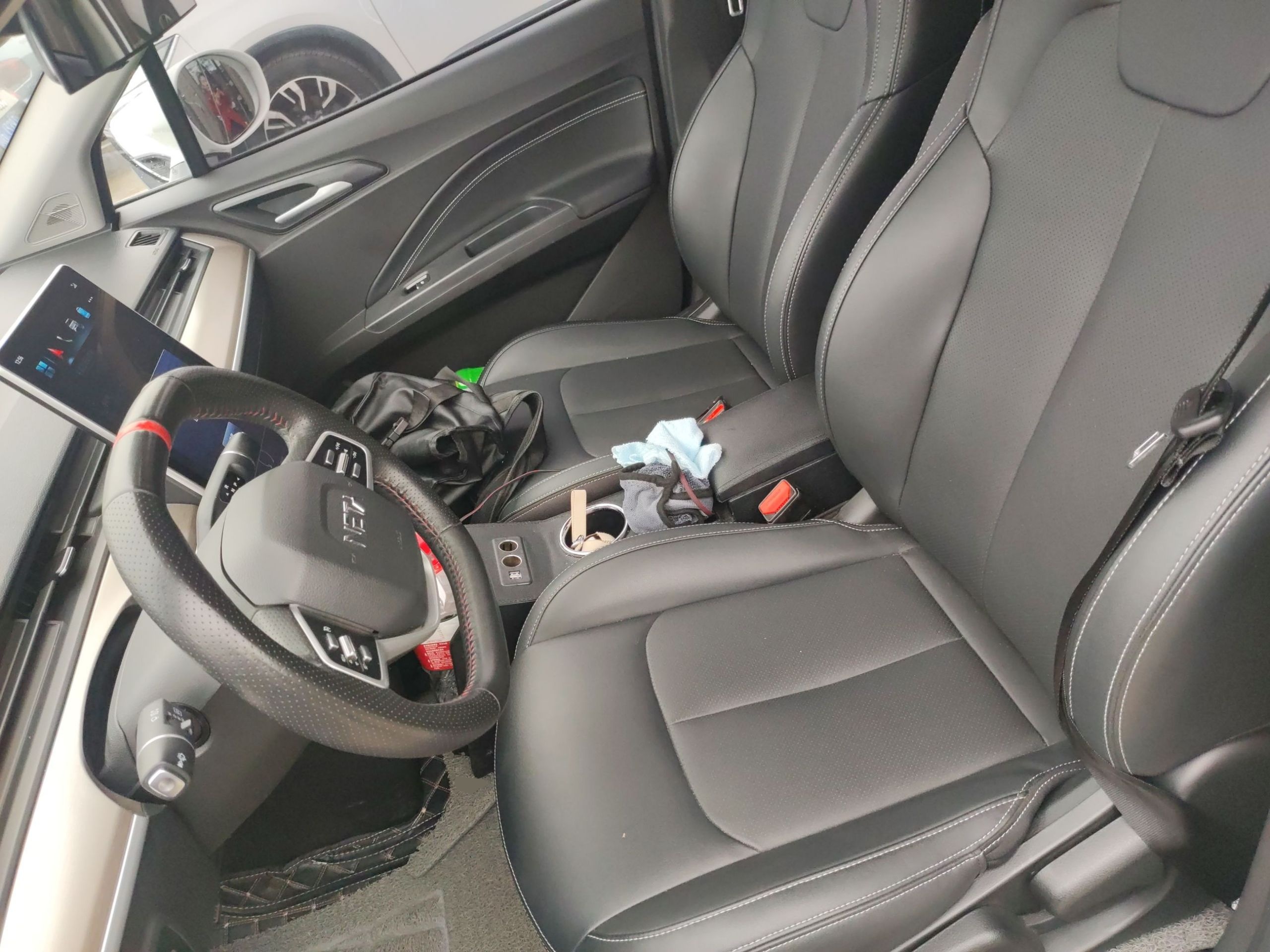 Переднее сиденье в автомобиле