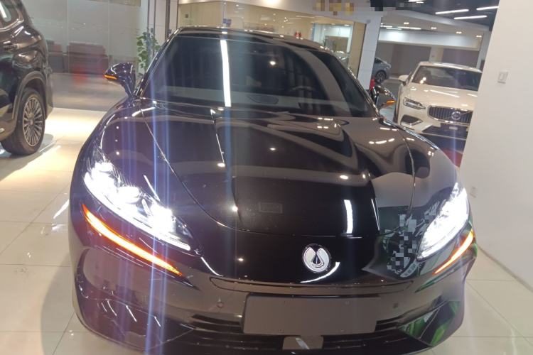 Used Denza Z9 2024 1100 km All-Wheel-Drive Ultra Version