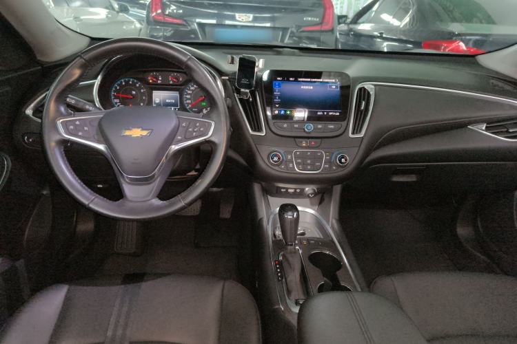 Used Chevrolet Malibu XL 2019 535T CVT Active Version Center Console