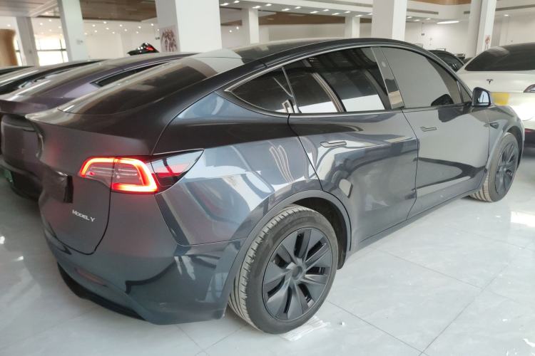 Used Tesla Model Y 2024 Long-Range All-Wheel-Drive Version