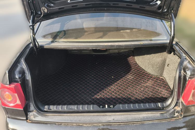 Used Volkswagen Santana Vista 2008 1.8L Manual Sishang Model Trunk