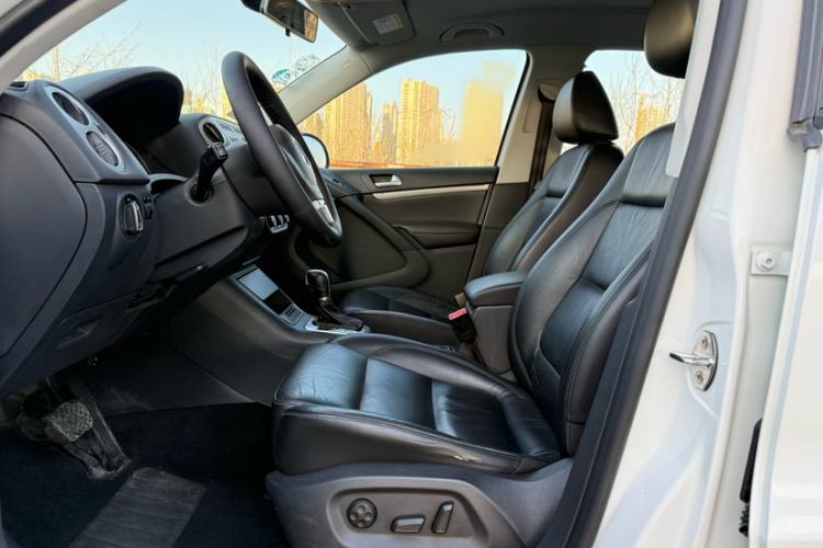 Used Volkswagen Tiguan 2015 1.8TSI Automatic Two-Wheel Drive Comfort Edition Interior 4