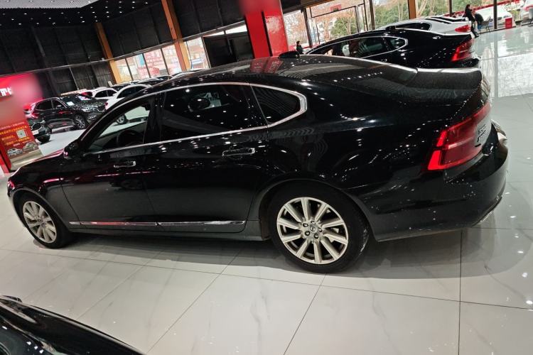 Used Volvo S90 2020 T5 Zhiyi Luxury Edition
