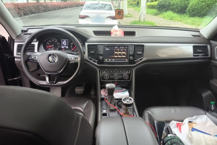 Used Volkswagen Teramont 2017 330TSI Two-Wheel-Drive Luxury Edition Center Console