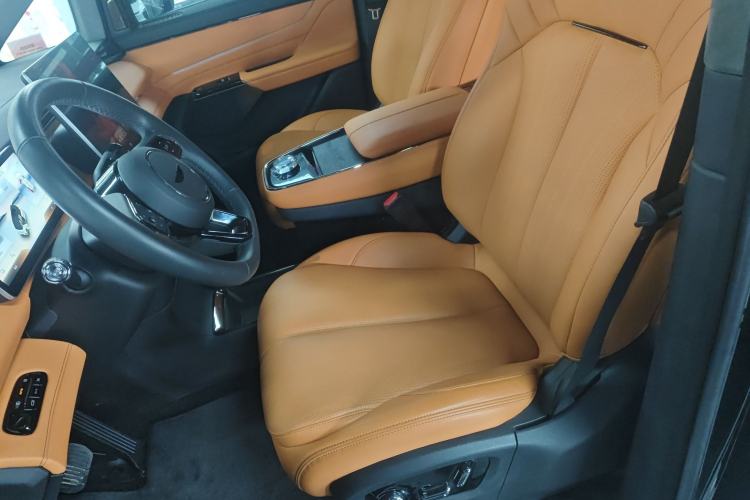 Used Geely Galaxy LEVC L380 2024 116 Degrees 6 Seats Two-Wheel Drive Pro