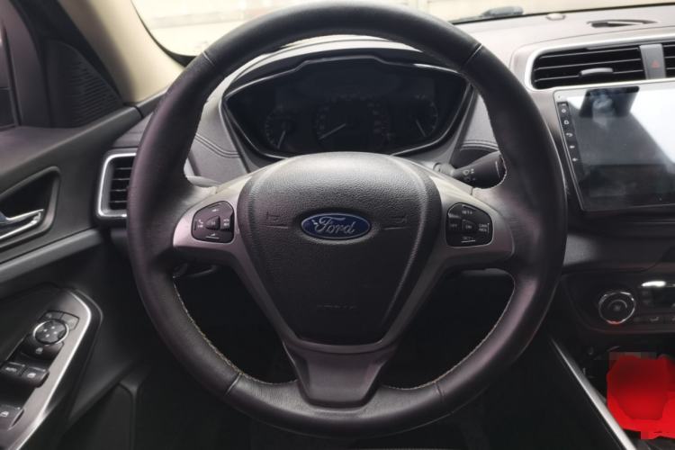 Used Ford Escort 2015 1.5L Automatic Fashion Model
