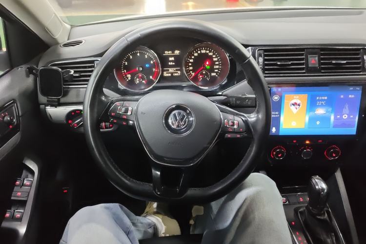 Used Volkswagen Sagitar 2018 180TSI DSG Prestige Edition Steering Wheel