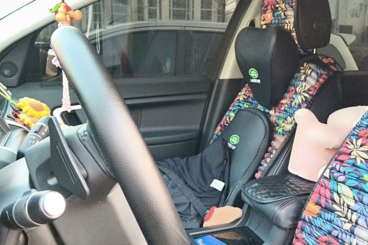 Used Land Rover Discovery Sport 2018 240 PS SE Version Left Front Seat