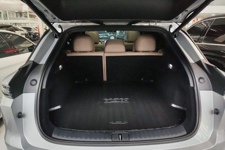 Used Li Auto i6 2025 Model Two-Wheel-Drive Standard Type Trunk