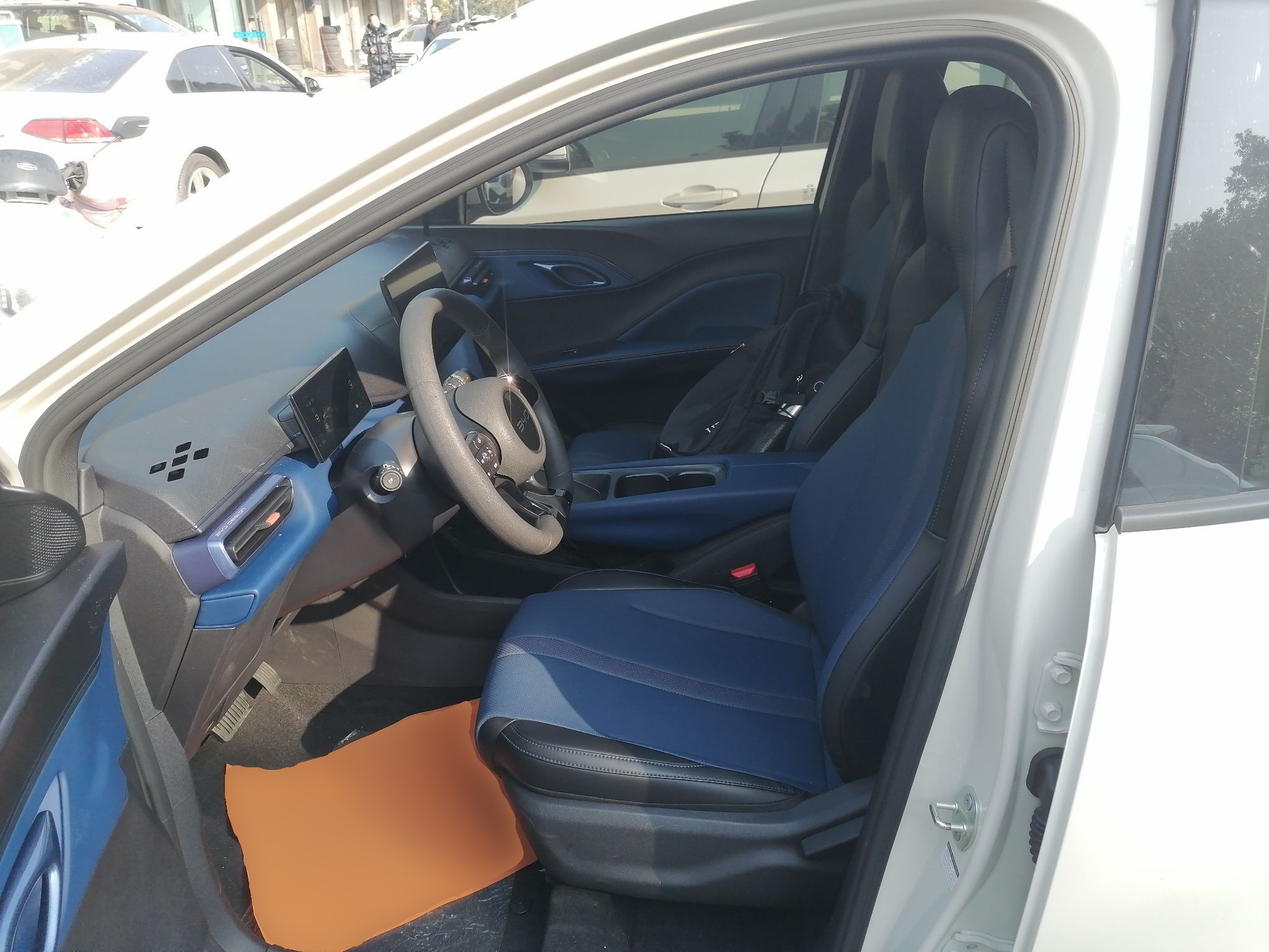 Переднее сиденье в автомобиле