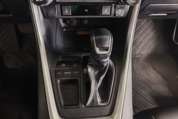 Used Toyota RAV4 2023 2.0L CVT Two-Wheel Drive Fashion Plus Edition Gear Lever