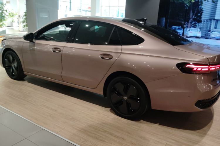 Used Volkswagen Passat 2025 Pro 380TSI Starry Dragon Luxury Edition
