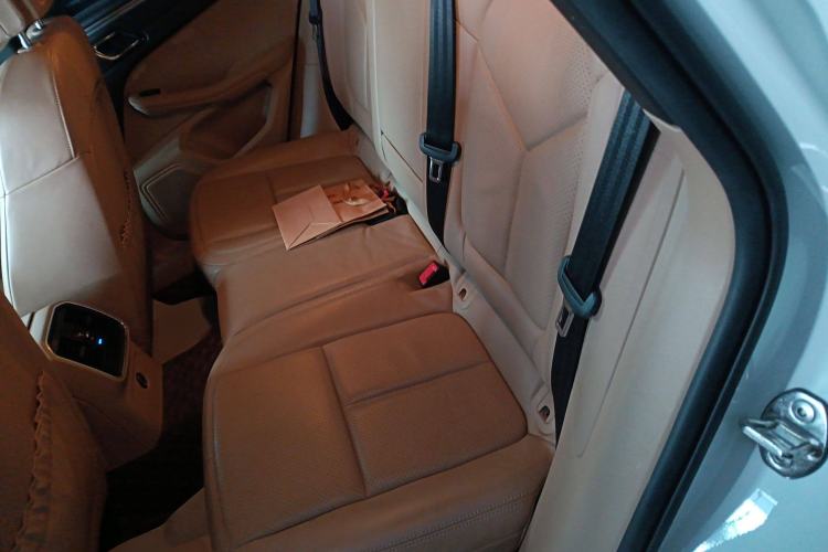 Used Porsche Macan 2021 Macan 2.0T Left Rear Seat