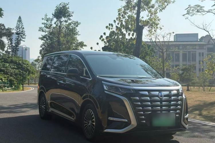 Used Denza D9 2022 DM-i 970 Four-Wheel Drive Flagship Model
