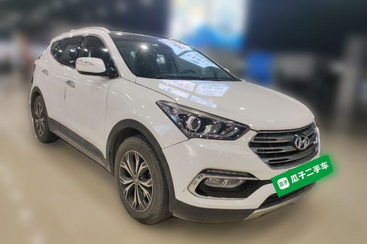 Used Hyundai Santa Fe 2017 2.0T Automatic Two-Wheel Drive Smart Version 7 Seats