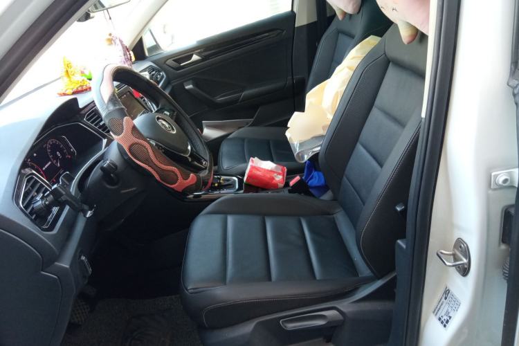 Used Volkswagen T-ROC 2020 280TSI DSG Two-Wheel Drive Comfort Version