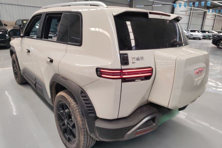 Used Formula Leopard Titanium 3 2025 501 km Range Rear-Wheel Drive Intelligent Driving Max Edition