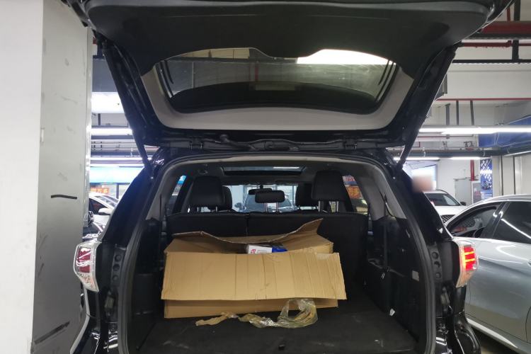 Used Toyota Highlander 2017 2.0T Four-Wheel Drive Luxury Edition 7 Seats