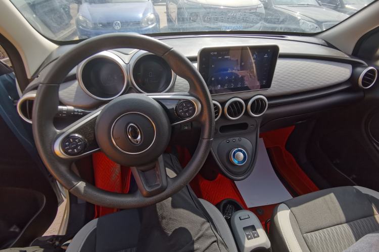 Used ORA Black Cat 2021 301 km Basic Version Center Console