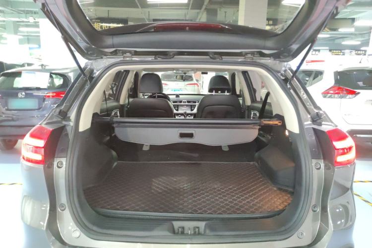 Used Geely Auto Emgrand X7 Sport 2018 1.8TD Automatic Two-Wheel Drive Smart Connect 4G Internet Edition Trunk