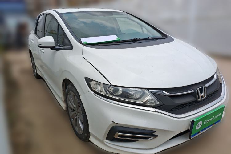 Used Honda Jade 2017 1.8L automatic Comfort version 5 seats Front Right 45 Deg
