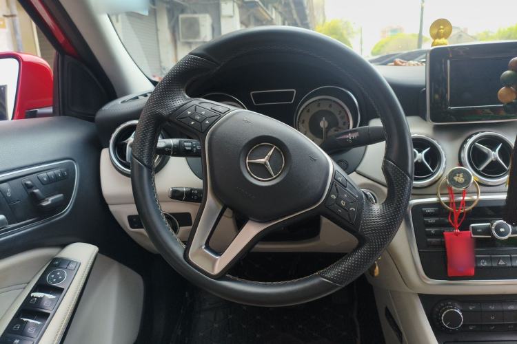 Used Mercedes-Benz GLA 2015 GLA 200 Fashion Model
