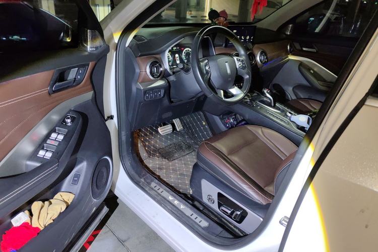 Used Wey VV6 2018 2.0T Two-Wheel-Drive Ultra-Luxury Version China V Standard